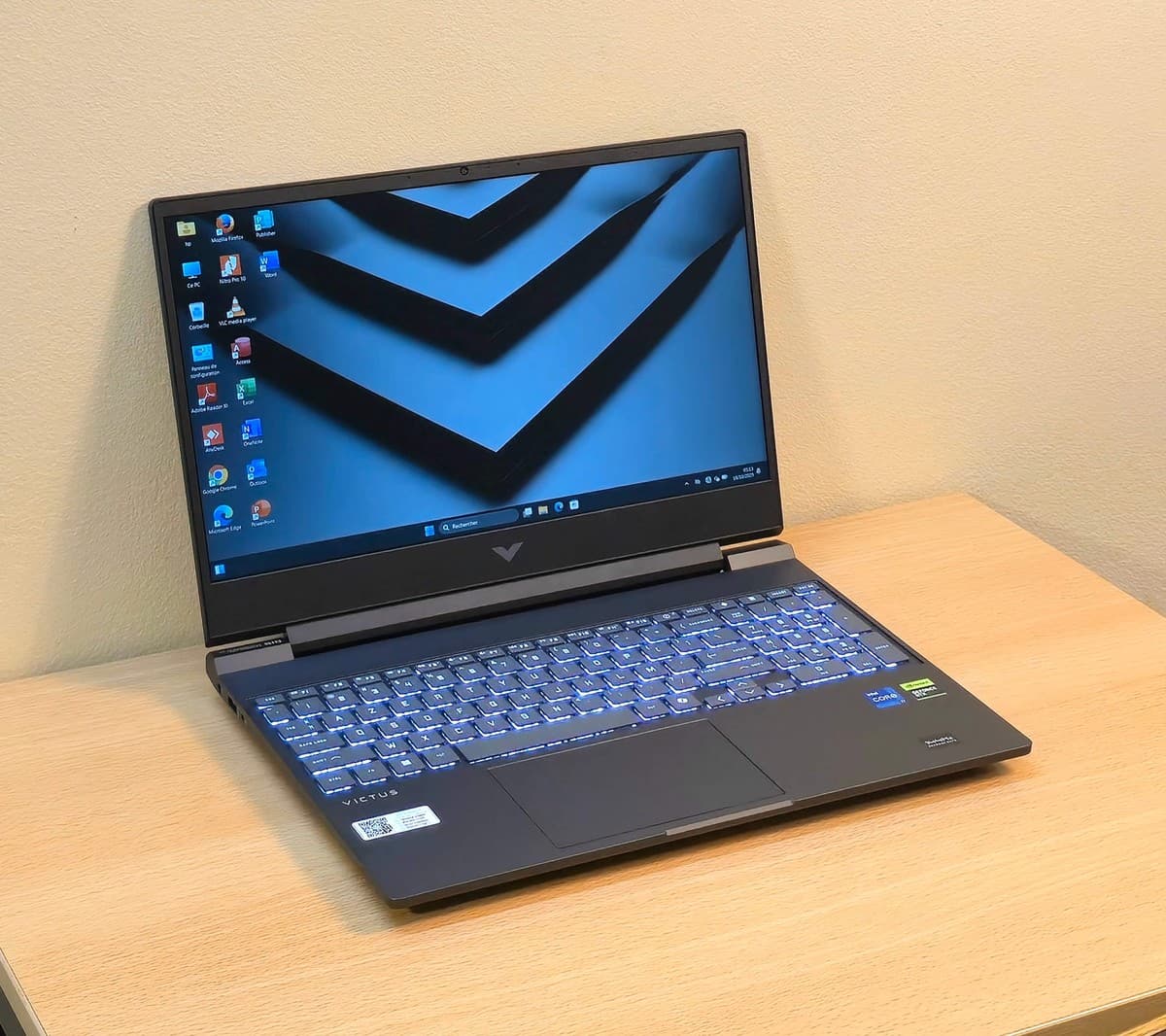 VICTUS BY HP GAMING Laptop 15-fa2352tx - Image 4