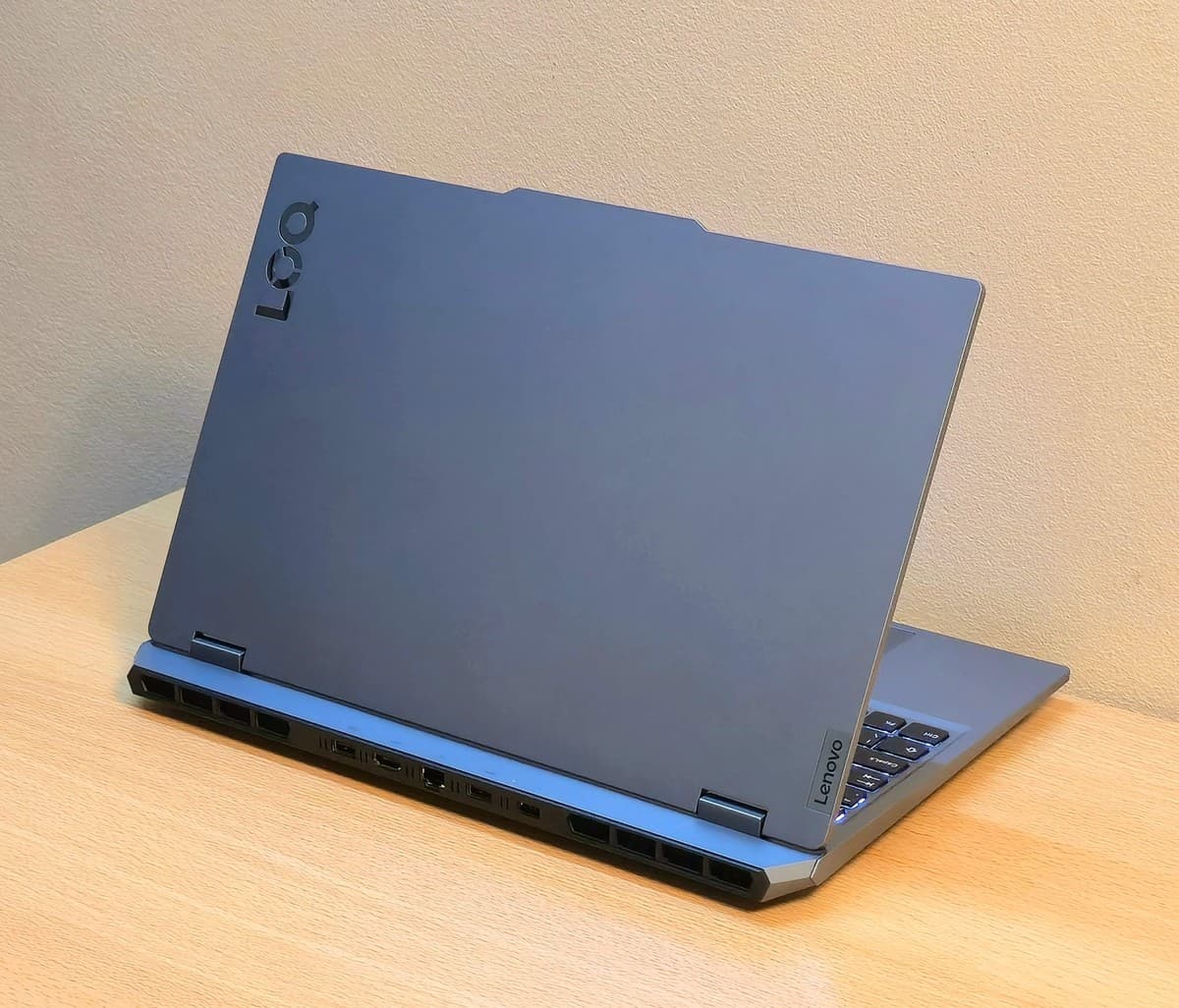 LENOVO LOQ 15AHP9
