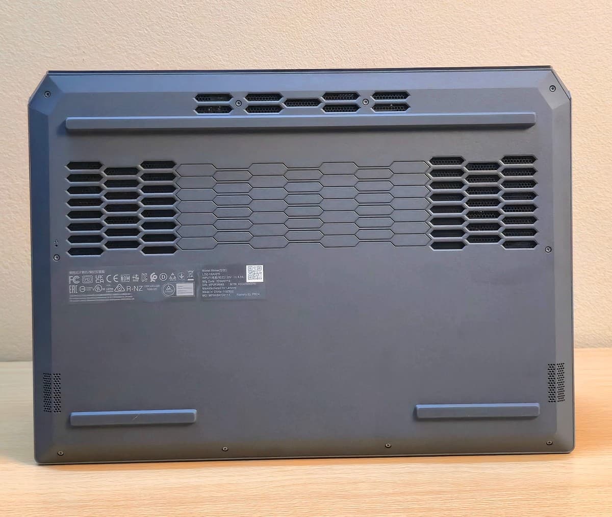LENOVO LOQ 15AHP9 - Image 4