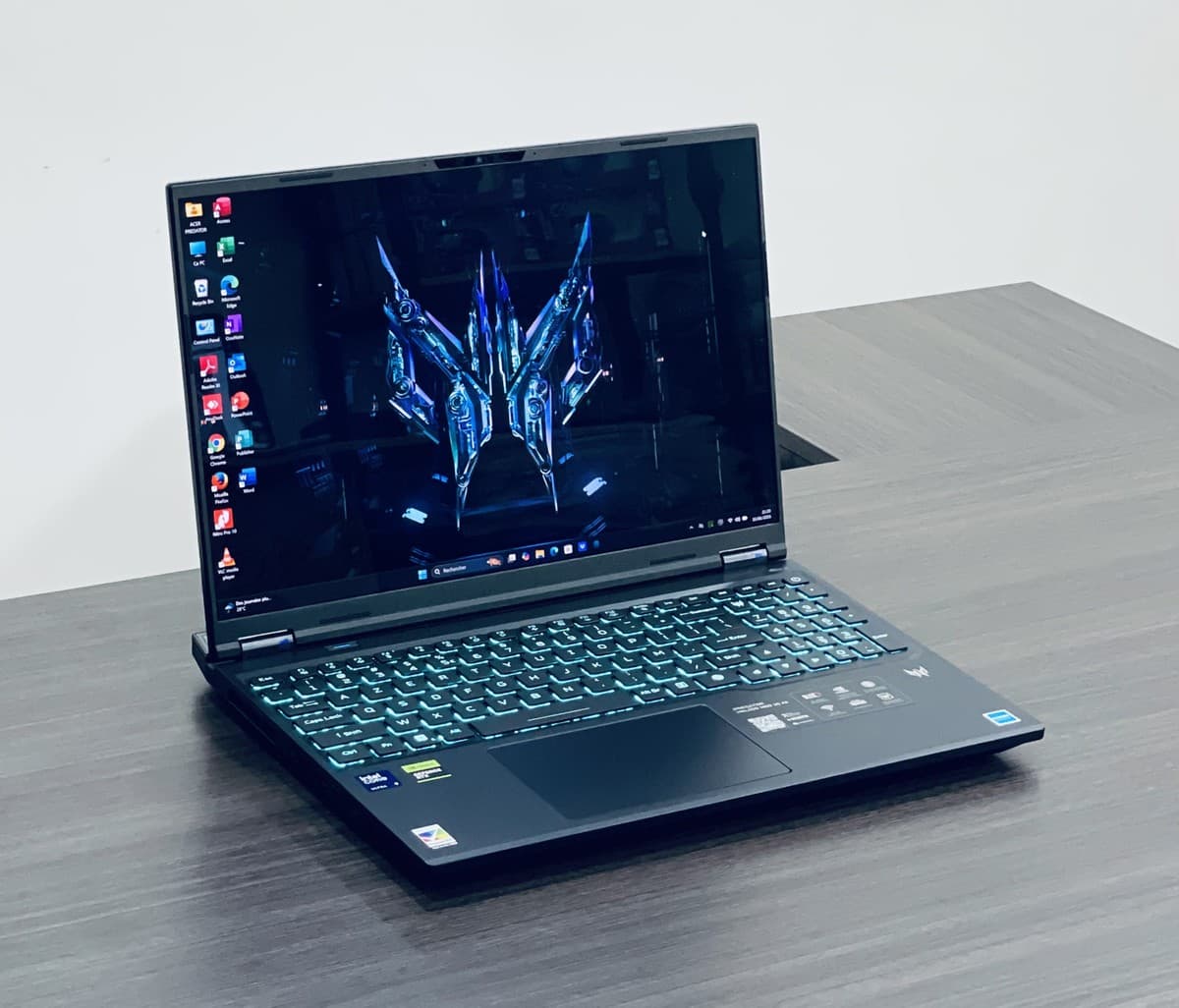ACER PREDATOR HELIOS NEO 16 AI (PHN16-73) - Image 8